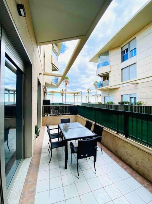 Stylish Apartment With Terrace On The Beachfrom บาเลนเซีย ภายนอก รูปภาพ
