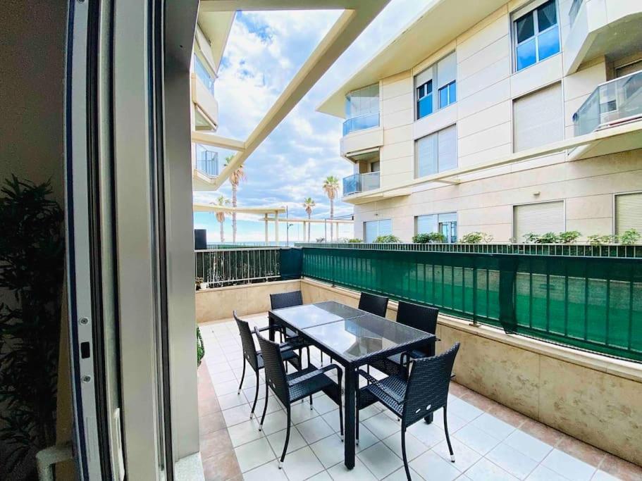 Stylish Apartment With Terrace On The Beachfrom บาเลนเซีย ภายนอก รูปภาพ