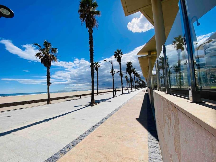 Stylish Apartment With Terrace On The Beachfrom บาเลนเซีย ภายนอก รูปภาพ